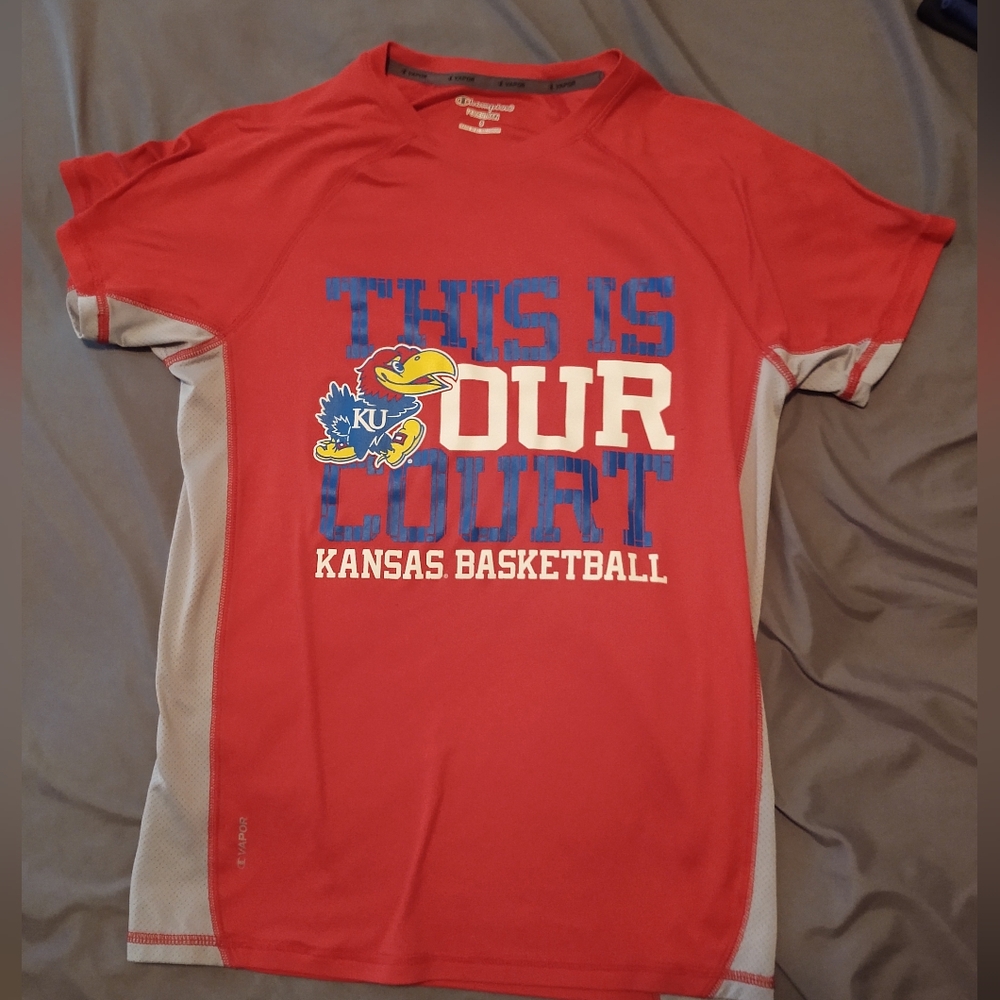 Kansas Jayhawk Men's Small T-shirt.  Excellent Condition.